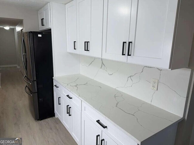 Building Photo - 418 Engle Dr