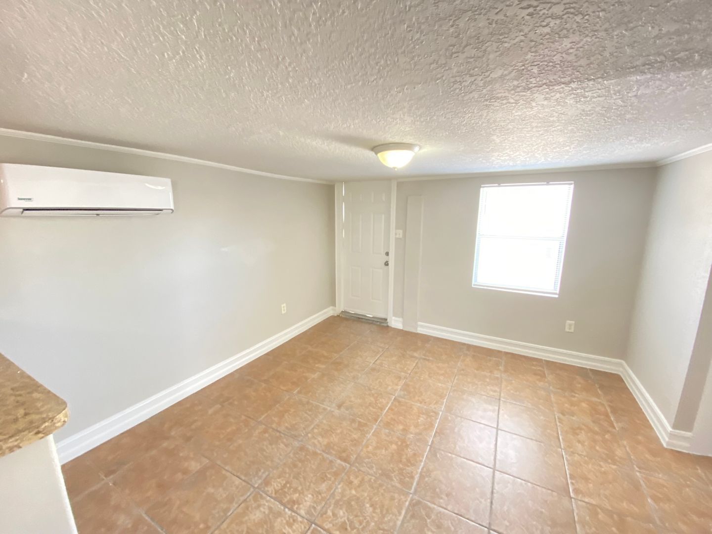 Building Photo - 812 W Livingston St