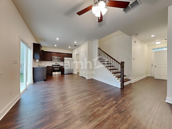 Building Photo - 10327 Watercrest Ct