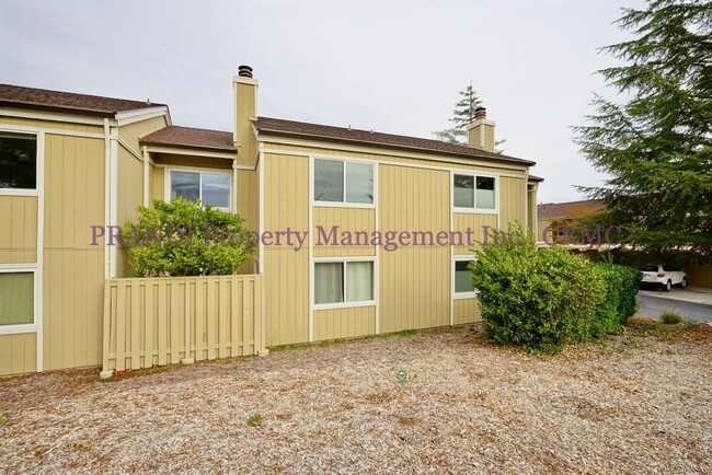 Building Photo - Charming Shelter Ridge 3 Bedroom and 2.5 B...