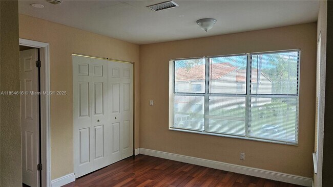 Building Photo - 3360 Pinewalk Dr N