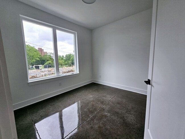 Building Photo - 522 Cliff Cir