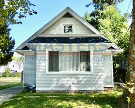 Building Photo - Holiday Special: Enjoy half off your first month’s rent when you move in!