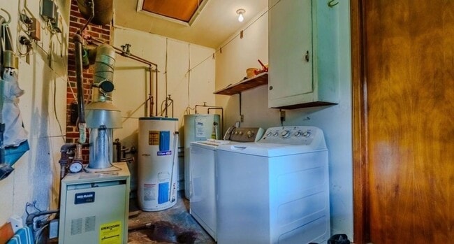 Building Photo - 203 Airport Rd