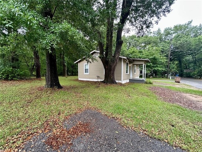 Building Photo - 905 Pansy Ct