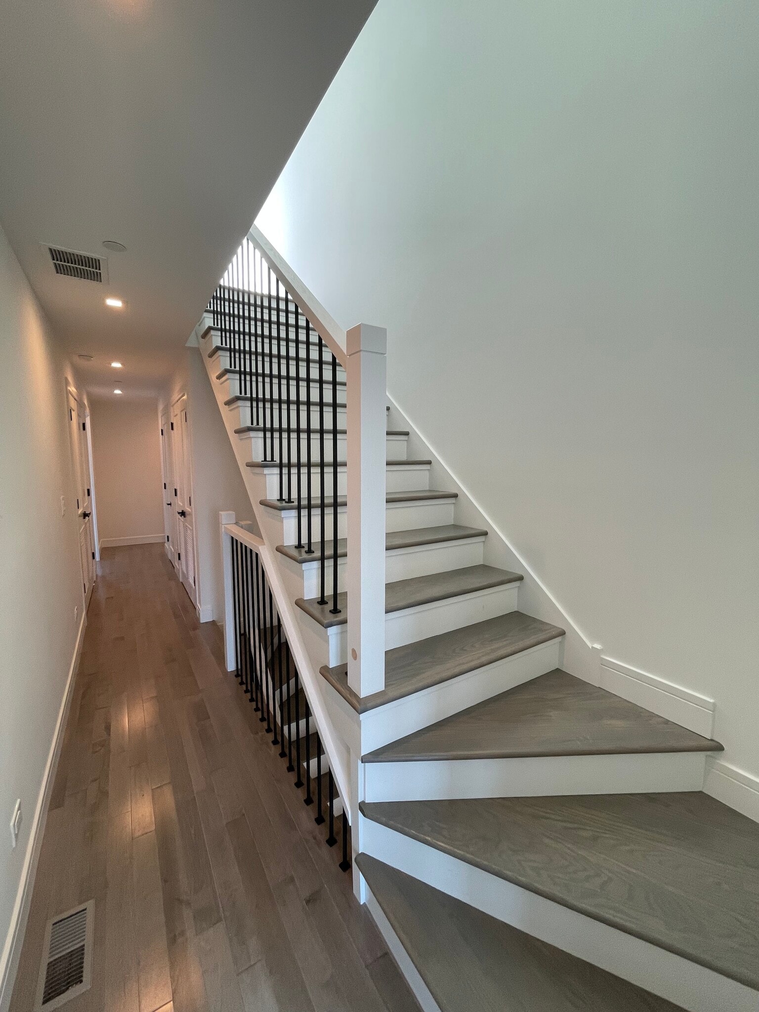 Building Photo - 719 N Elizabeth St