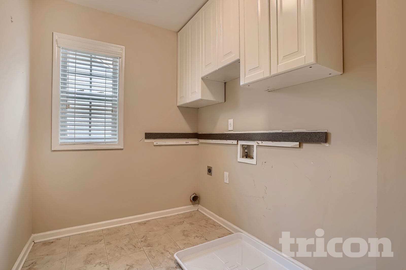 Building Photo - 341 Revolution Dr