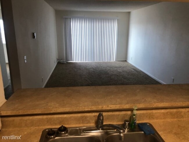 Building Photo - 3 br, 2 bath Condo - 341 E Surfside Dr