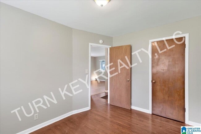 Building Photo - 521 Crumly Chapel Rd