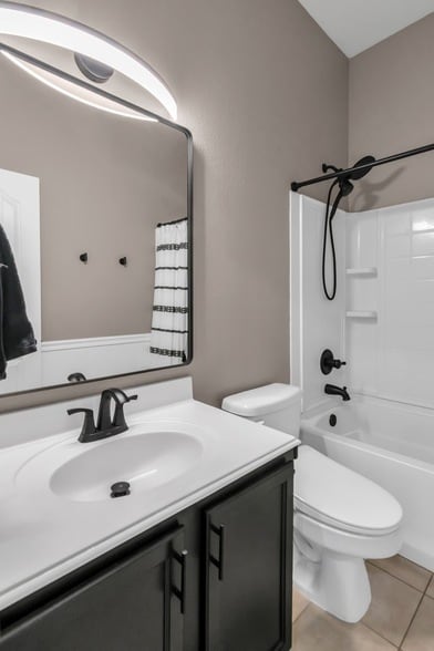 Building Photo - 6548 Fairview Dr