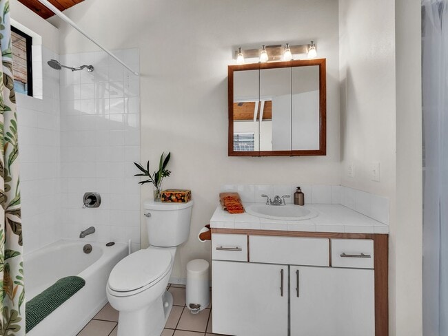 Building Photo - 2 Bedroom Home with Carport & Workshop & Beautiful Ocean Views!