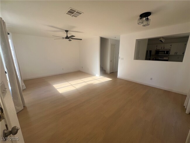 Building Photo - 9567 Belle Reserve St