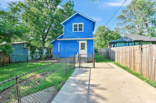 Building Photo - 105 W Morton St