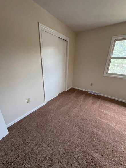 Building Photo - 1209 Fort Hunter Rd