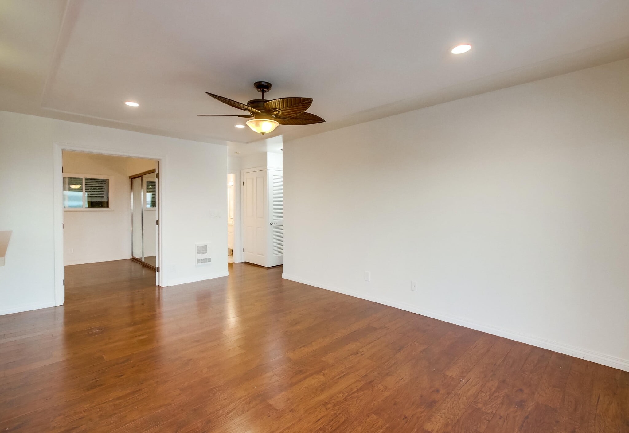 Building Photo - 3997 Crown Point Dr