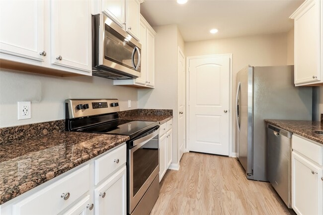 Building Photo - 23014 Bellini Dr