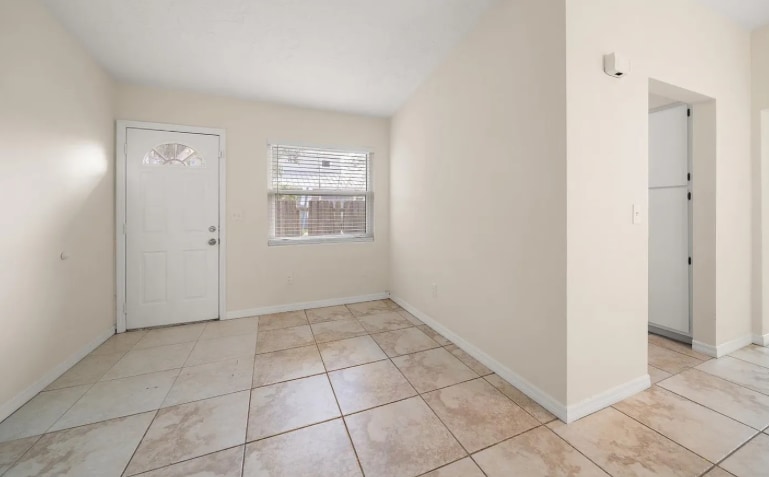 Building Photo - 533 Yelvington Ave