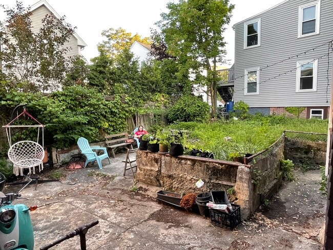 Building Photo - 8 Ivaloo St