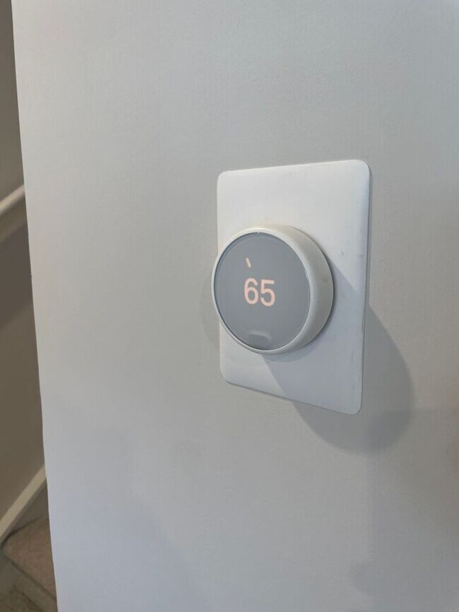 Building Photo - Stunning 3BR 3BA Home w/ Private Patio • Full Appliance Suite • Wooded-View Patio in Nashville