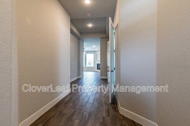 Building Photo - 3159 Daisy Meadow