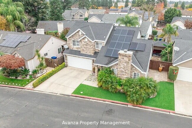 Building Photo - Home for Rent 8735 N. Cedar Ave Unit 151, Fresno, CA 93720 3 Bedroom/2.5 Bath Condo in Fresno (Sh...