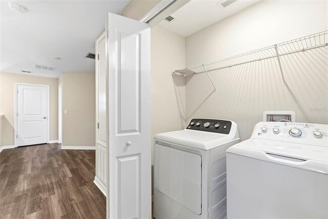 Building Photo - 16948 Storyline Dr