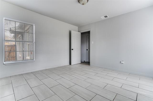 Building Photo - 7911 Wanebe Dr