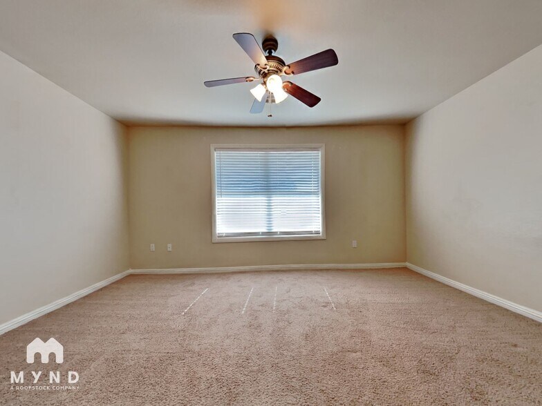 Building Photo - 14202 N Bolivar Dr