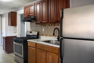 Building Photo - 91 Henry St