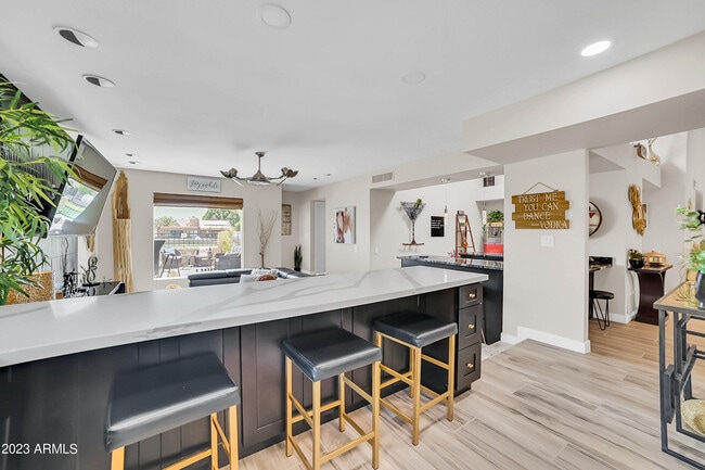 Building Photo - 8161 E Del Cuarzo Dr