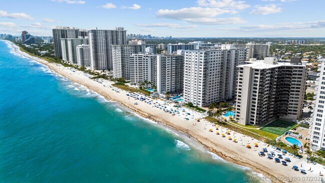Building Photo - 3800 Galt Ocean Dr