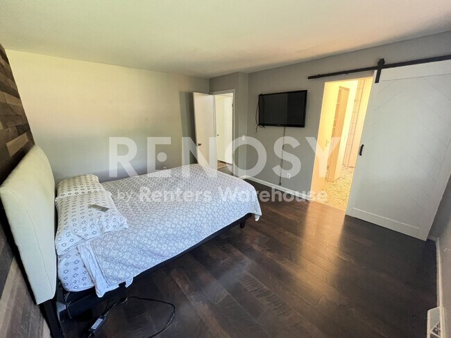 Building Photo - 7274 S Chase Way