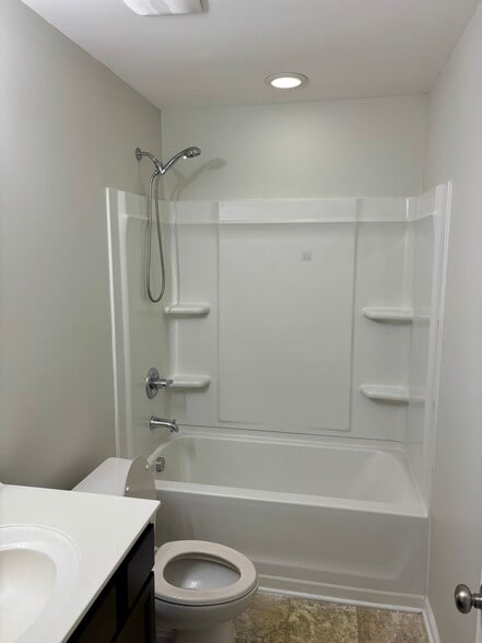 Building Photo - 756 Helmsman Ln