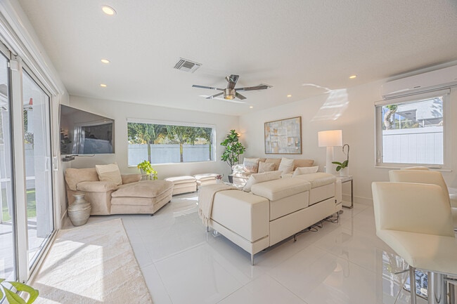 Building Photo - 23246 L'Ermitage Cir