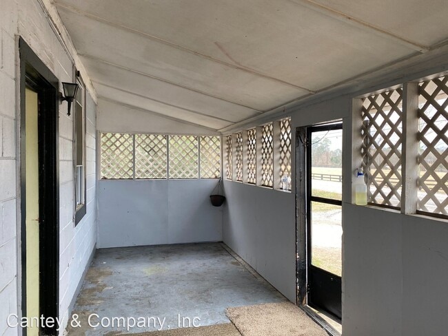 Building Photo - 3 br, 1 bath House - 3105 Fish Hatchery Rd.