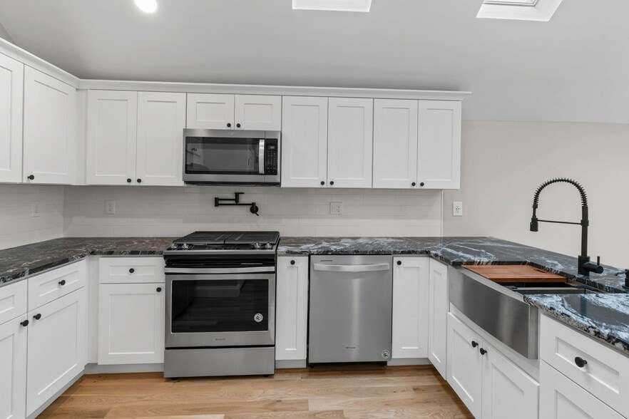 Building Photo - 376 Arnolds Neck Dr