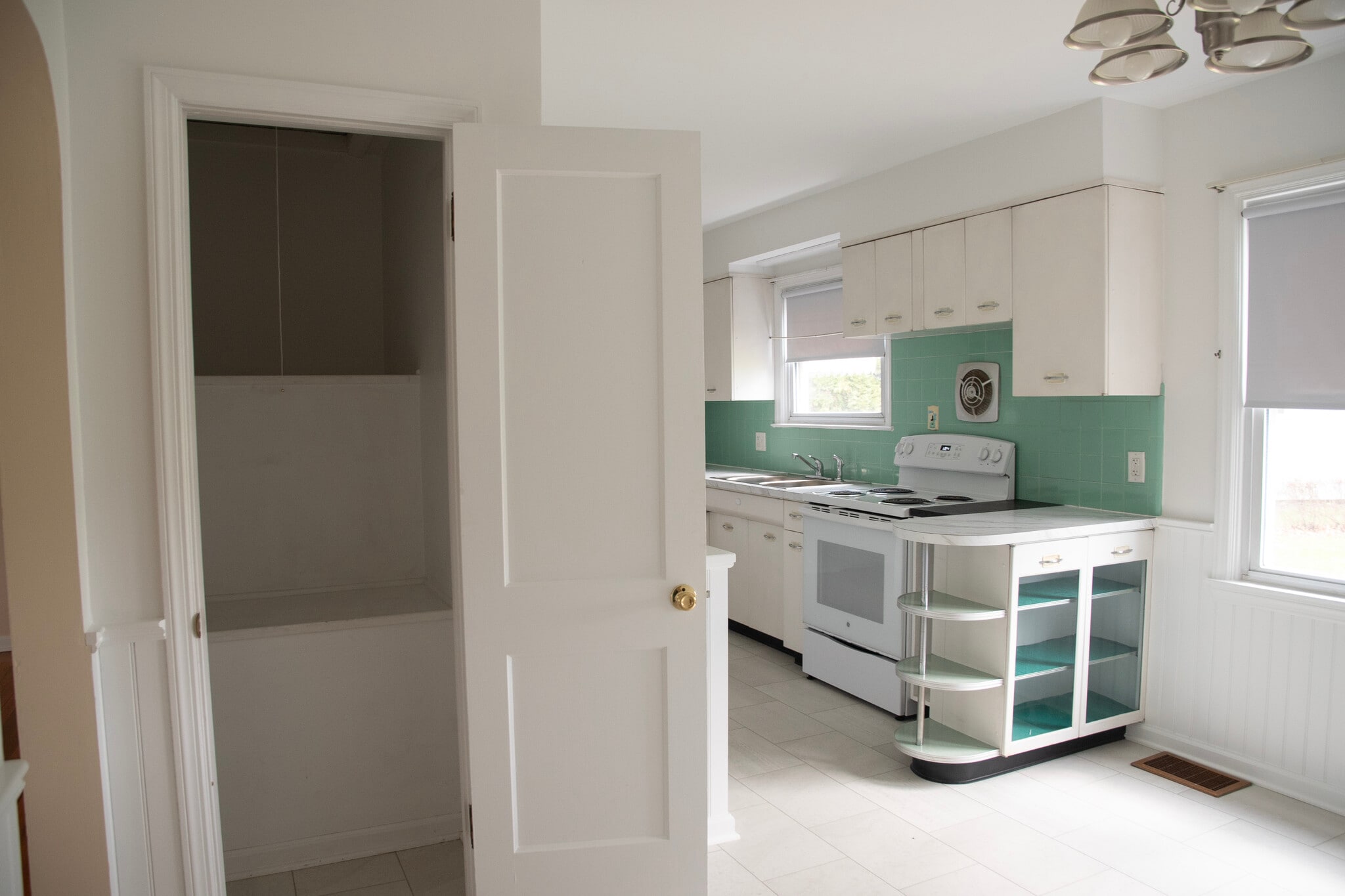 Building Photo - 1349 Lititz Rd