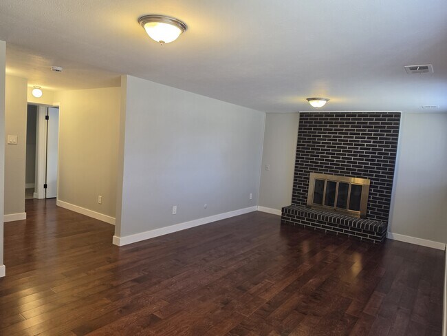 Building Photo - 1533 S Jamaica St