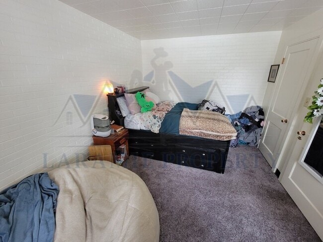 Building Photo - 309 S 10th St