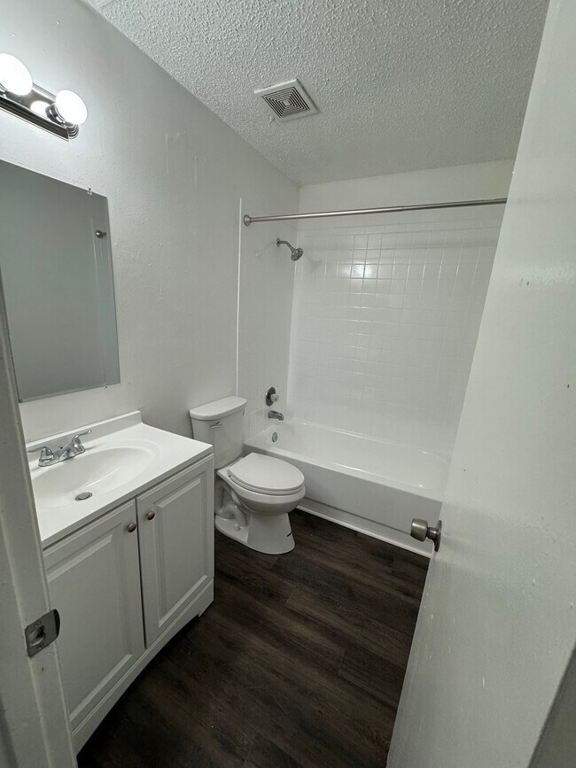 Building Photo - 8535 Channelview Cir