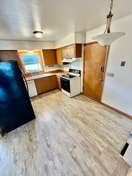 Building Photo - 1510 Jills Dr