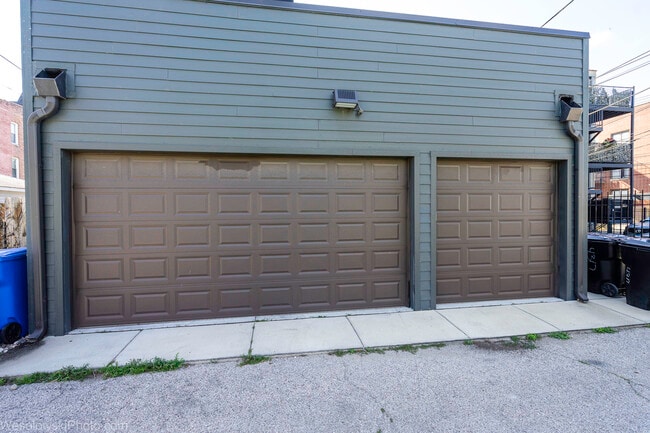 Building Photo - 4317 S Forrestville Ave
