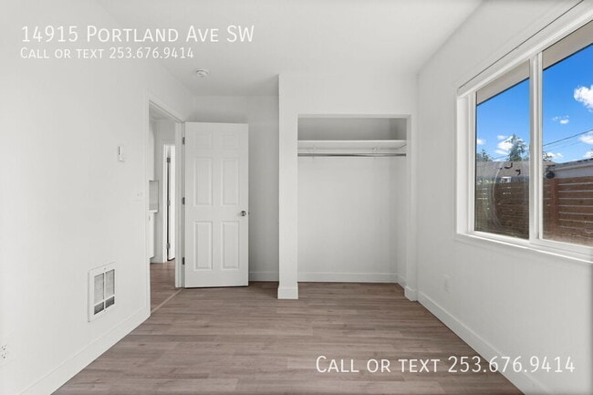 Building Photo - 14915 Portland Ave SW