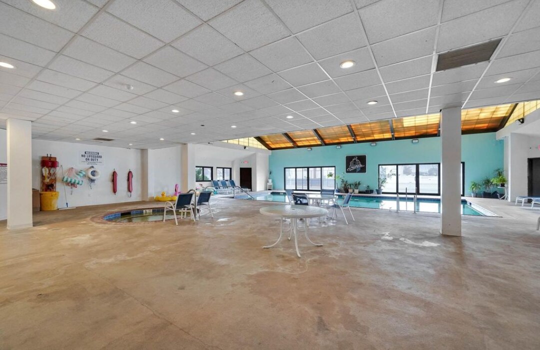 Building Photo - 725 Miller Ave
