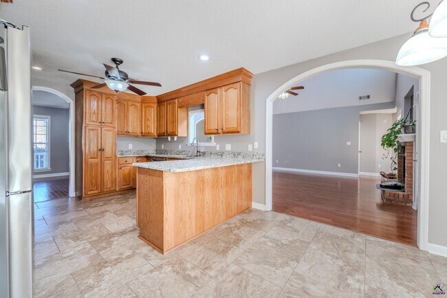 Building Photo - 611 Bay Laurel Cir