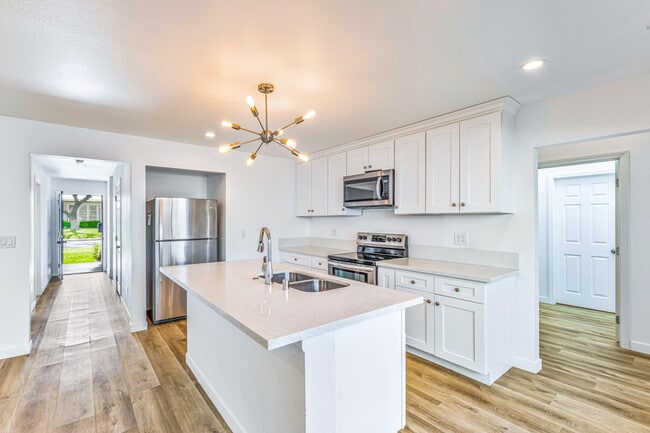 Building Photo - 1720 Petaluma Ave