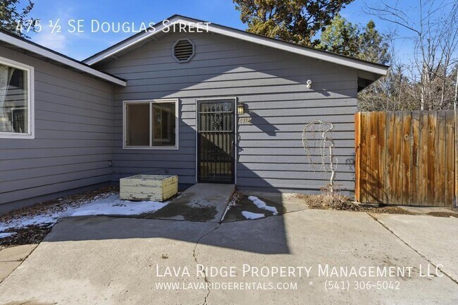 Building Photo - 475 SE Douglas St