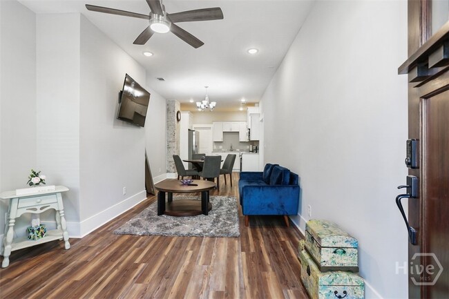 Building Photo - 537 E Congress St