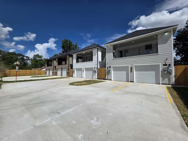 Building Photo - 8406 De Priest St