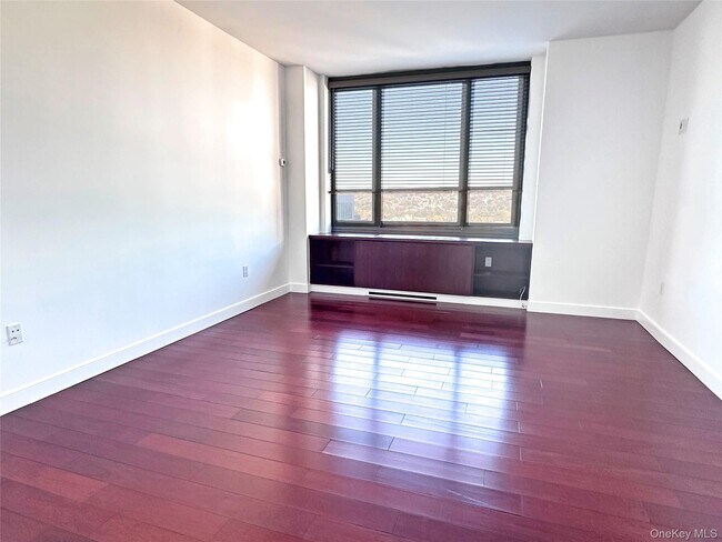 Building Photo - 10 City Pl